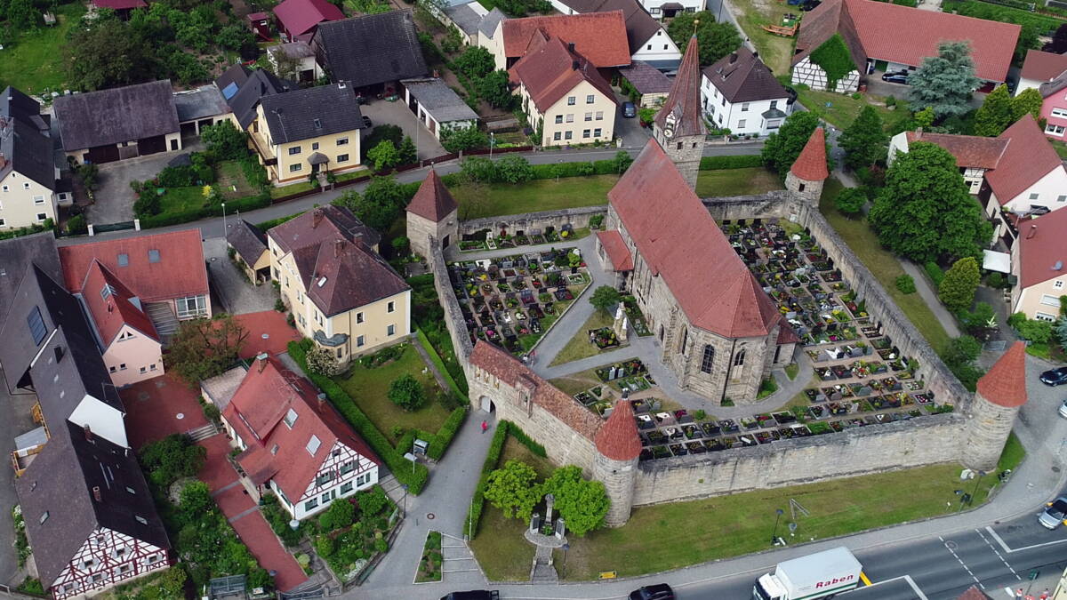 Kirche Effeltrich von oben